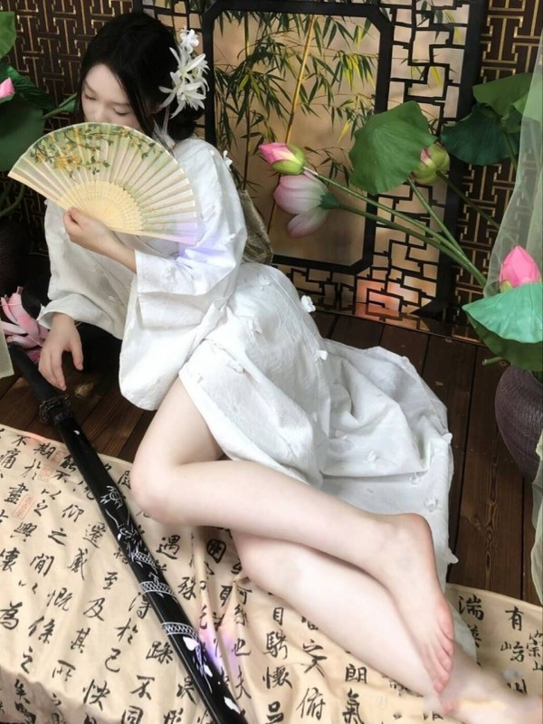 スタイリッシュな伝統的な黒着物衣装 女の子用 優しくエレガン - Photography Studio のレビューと価格